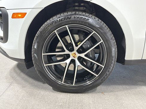 Certified 2023 Porsche Macan AWD/4WD image 41