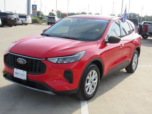 Certified 2024 Ford Escape Active FWD image 2