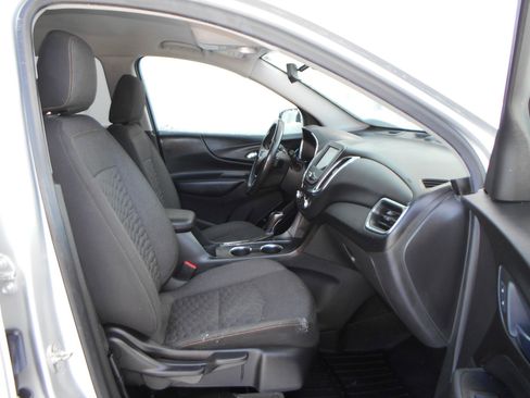 Used 2019 Chevrolet Equinox LT w/ Driver Convenience Package image 21