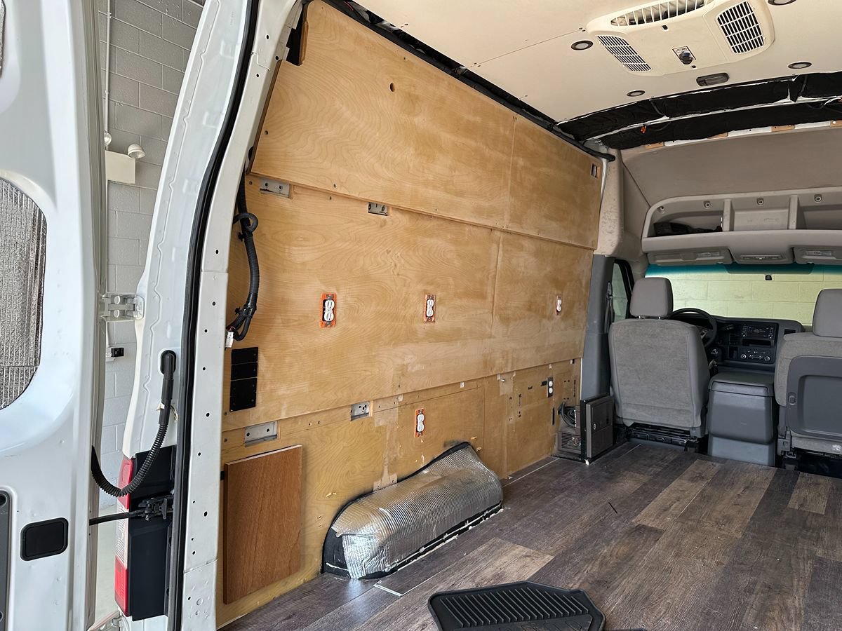 Used 2017 Nissan NV 2500 SV w/ Technology Package RWD image 9