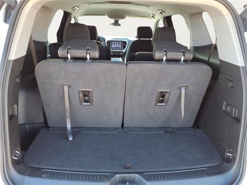 Used 2023 GMC Acadia SLE w/ Driver Convenience Package image 26