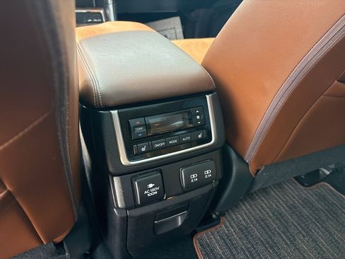 Used 2019 Subaru Ascent Touring w/ Popular Package #2 image 15