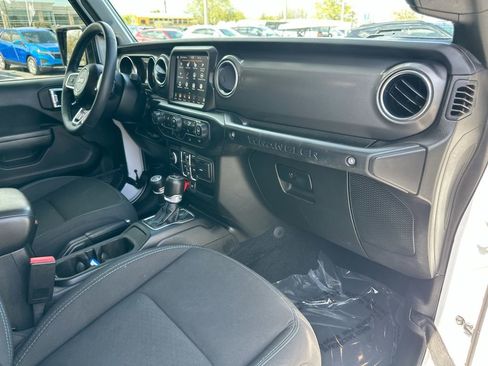 Used 2023 Jeep Wrangler Unlimited Rubicon 4xe w/ Cold Weather Group AWD/4WD image 28