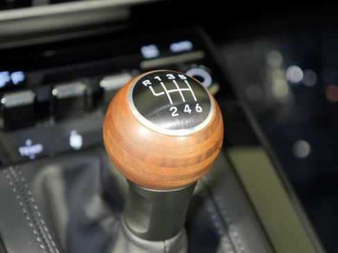 Certified 2025 Porsche 911 Carrera RWD image 36