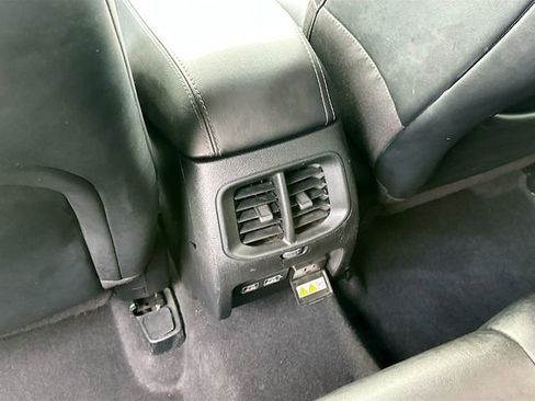 Used 2023 Jeep Cherokee Altitude Lux image 24