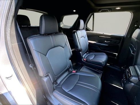 Certified 2025 Honda Pilot TrailSport image 17