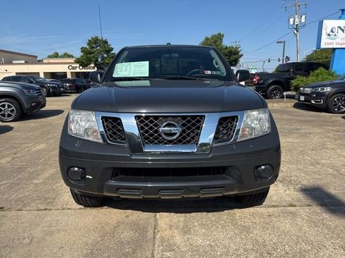 Used 2015 Nissan Frontier SV AWD/4WD image 2