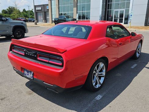 Used 2022 Dodge Challenger R/T RWD image 5