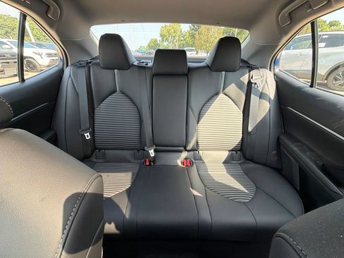 Used 2024 Toyota Camry SE w/ Cold Weather Package FWD image 22