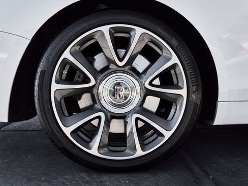 Used 2020 Rolls-Royce Wraith RWD image 19