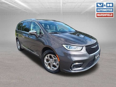 Used 2021 Chrysler Pacifica Limited w/ Premium & Safety Sphere Group AWD/4WD image 34