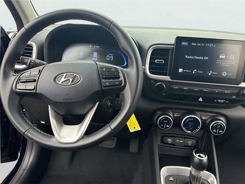 Certified 2023 Hyundai Venue SEL image 16