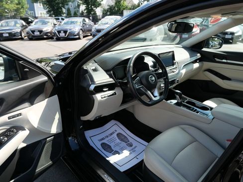 Used 2022 Nissan Altima 2.5 Platinum AWD/4WD image 9
