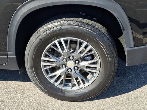 Used 2024 Chevrolet Traverse LT FWD image 28