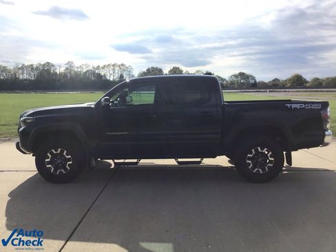 Used 2022 Toyota Tacoma TRD Off-Road image 7