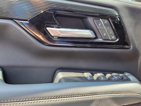 New 2026 GMC Yukon AT4 w/ AT4 Premium Package AWD/4WD image 32