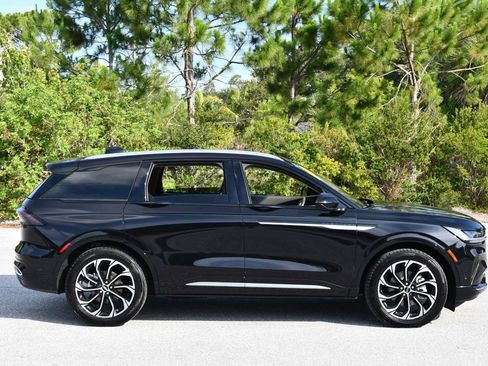 Used 2024 Lincoln Nautilus Reserve w/ Equipment Group 203A AWD/4WD image 32