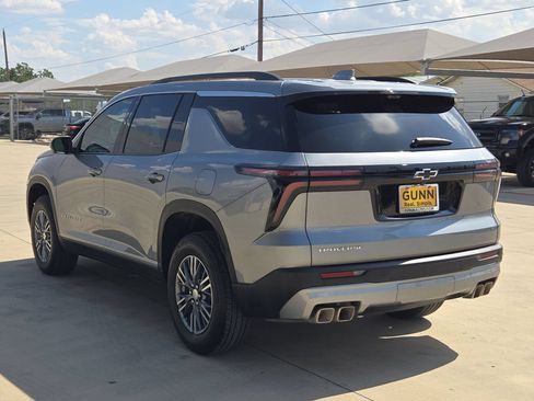 Certified 2026 Chevrolet Traverse LT w/ Driver Confidence Package FWD image 5
