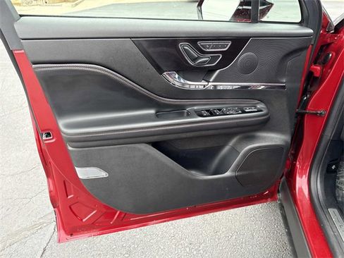 Used 2023 Lincoln Corsair Reserve w/ Equipment Group 201A image 8