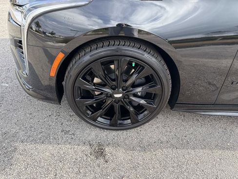 Used 2025 Cadillac CT4 V w/ LPO, ONYX Package image 9