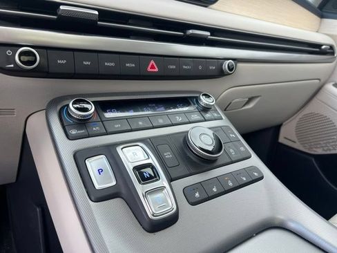 Used 2023 Hyundai Palisade Limited FWD image 16