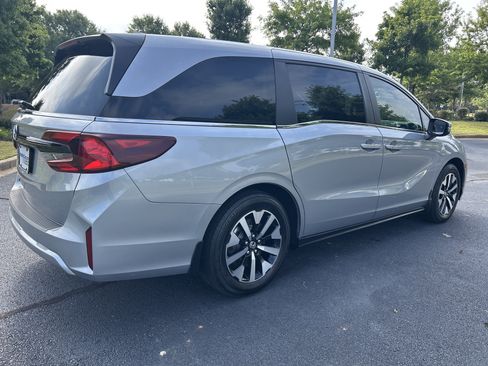 Used 2025 Honda Odyssey EX-L image 9