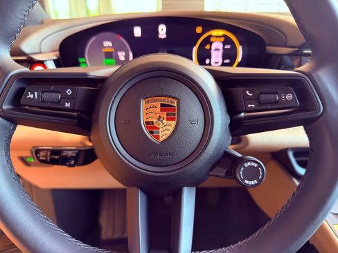 Certified 2025 Porsche Macan 4 Electric AWD/4WD image 16