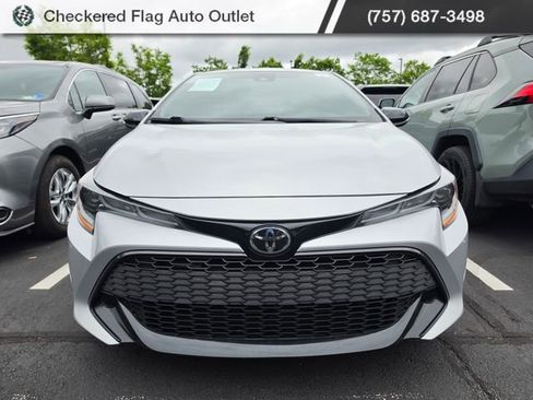 Used 2022 Toyota Corolla SE FWD image 2