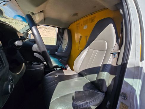 Used 2012 GMC Savana 3500 image 11