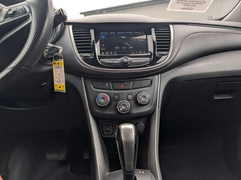 Used 2019 Chevrolet Trax LT FWD image 18