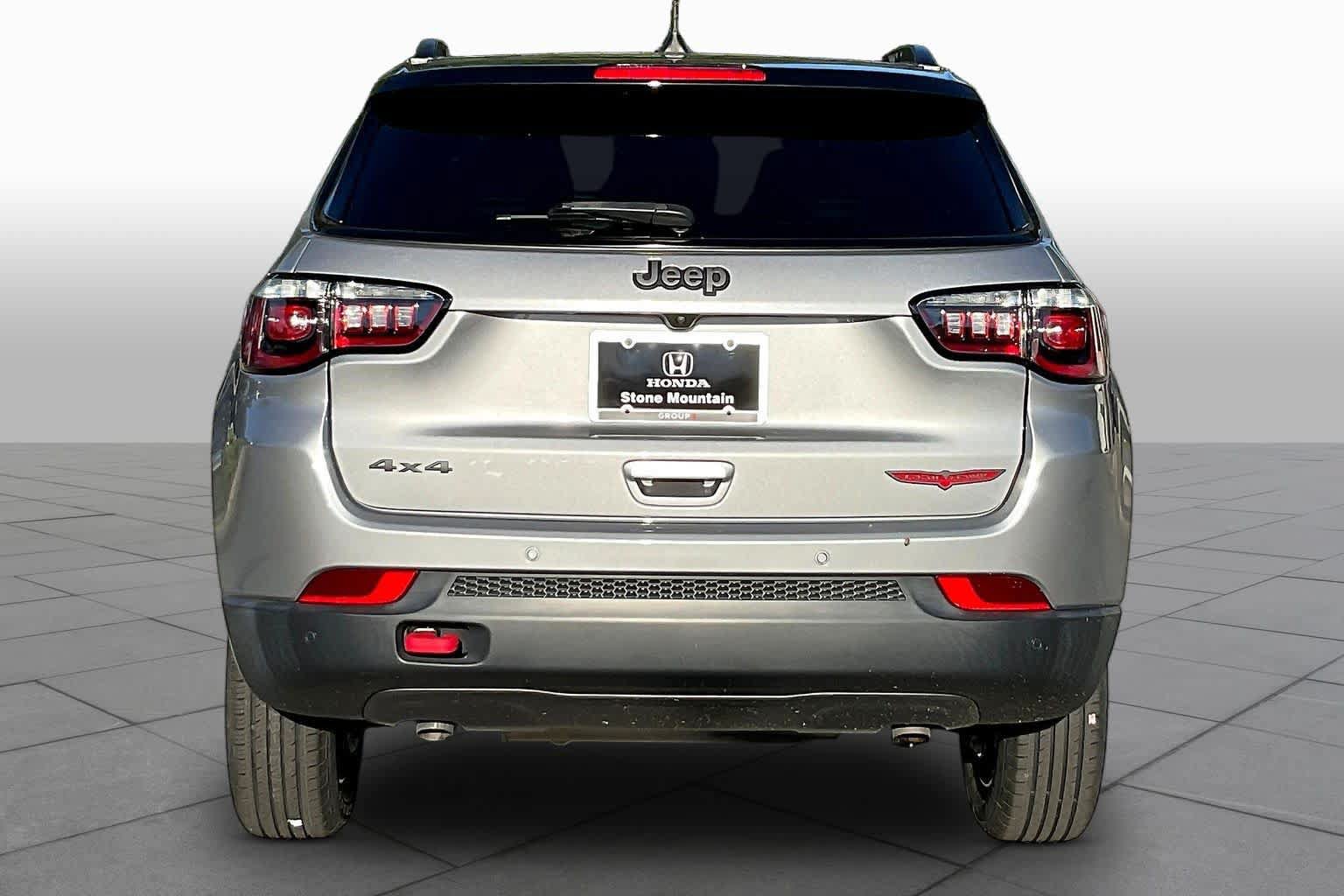 Used 2023 Jeep Compass Trailhawk AWD/4WD image 5