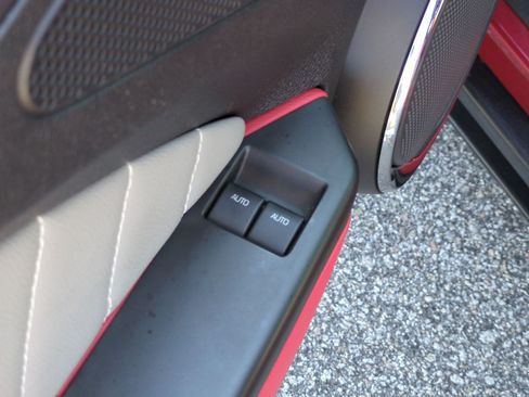 Used 2010 Ford Mustang GT Premium RWD image 15