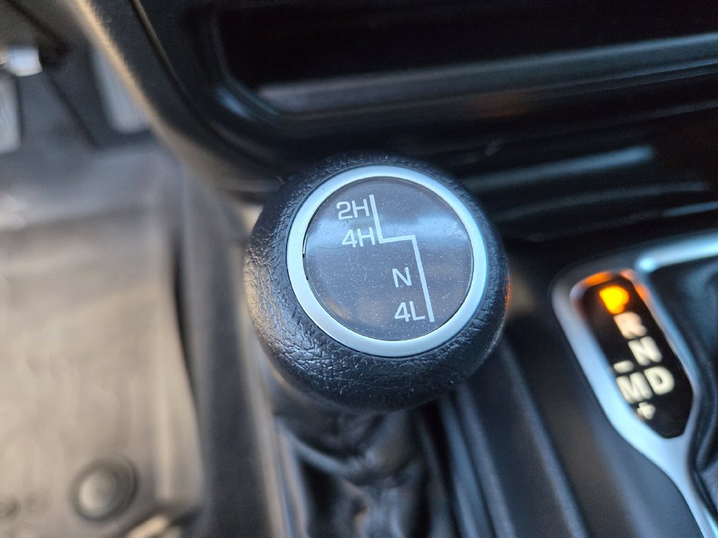 Used 2022 Jeep Wrangler Unlimited Sport AWD/4WD image 16