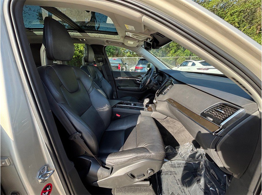 Used 2018 Volvo XC90 T6 Momentum w/ Convenience Package AWD/4WD image 45