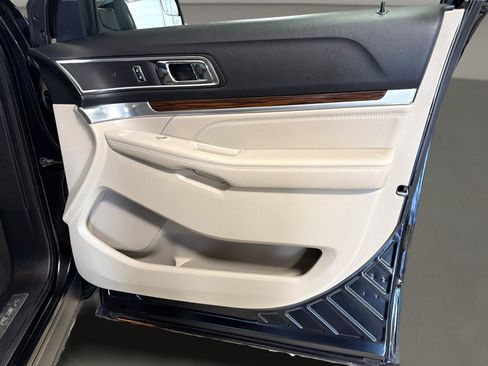Used 2018 Ford Explorer Limited AWD/4WD image 13