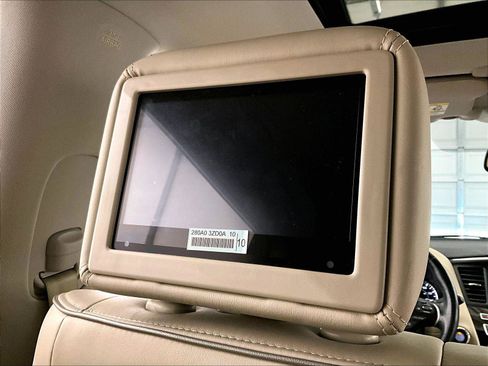 Used 2017 INFINITI QX60 Luxe w/ Deluxe Technology Package image 32