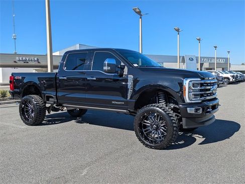 Used 2023 Ford F250 Platinum image 2