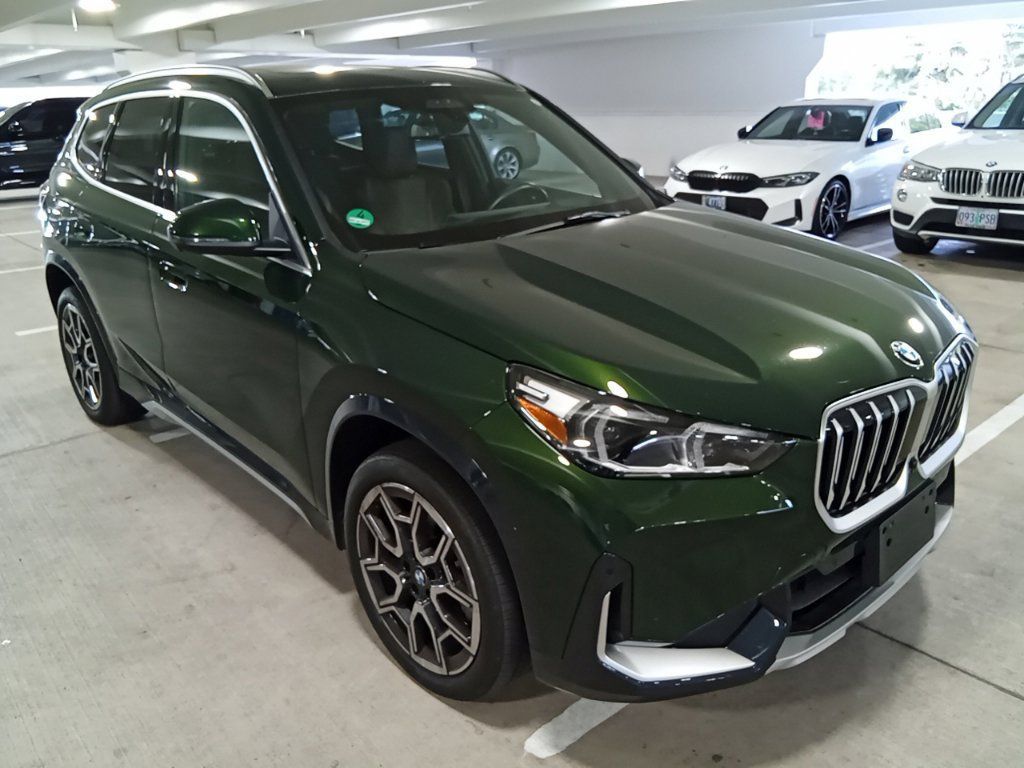 Used 2025 BMW X1 xDrive28i AWD/4WD image 3