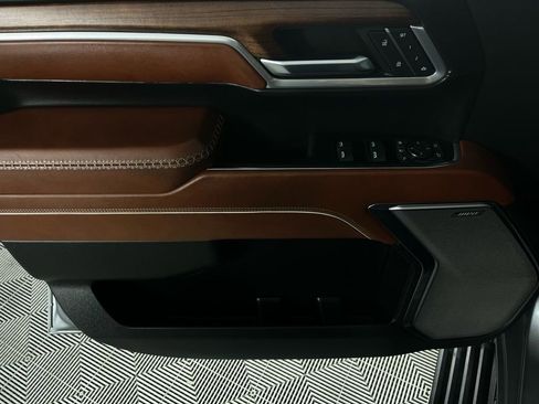 Used 2024 GMC Sierra 2500 Denali Ultimate image 25