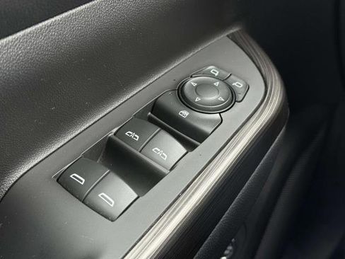 Used 2023 GMC Acadia SLT image 18