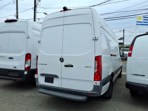 Used 2020 Mercedes-Benz Sprinter 2500 image 6