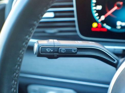 Used 2021 Mercedes-Benz GLE 350 4MATIC image 24