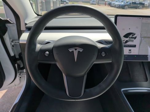 Used 2021 Tesla Model 3 Standard Range Plus image 18