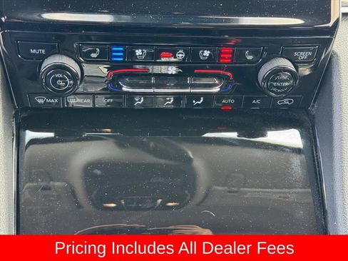 Used 2023 Jeep Grand Cherokee Limited w/ Luxury Tech Group II AWD/4WD image 23