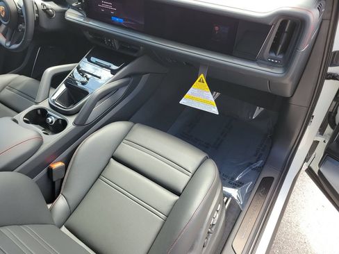 New 2026 Porsche Cayenne GTS AWD/4WD image 19