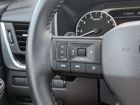 Used 2025 Nissan Rogue SV AWD/4WD image 27