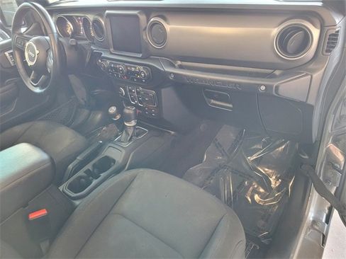 Certified 2022 Jeep Wrangler Unlimited Sport w/ Sun And Sound Package image 17