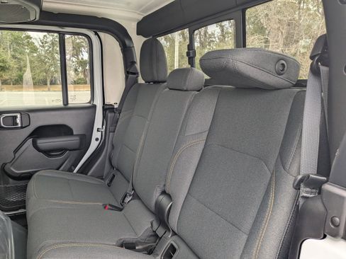 New 2026 Jeep Gladiator Sport AWD/4WD image 13
