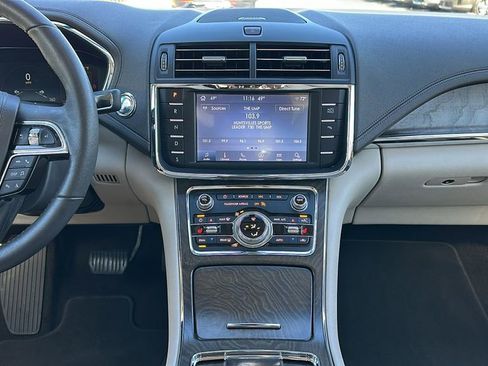 Used 2020 Lincoln Continental w/ Convenience Package image 11