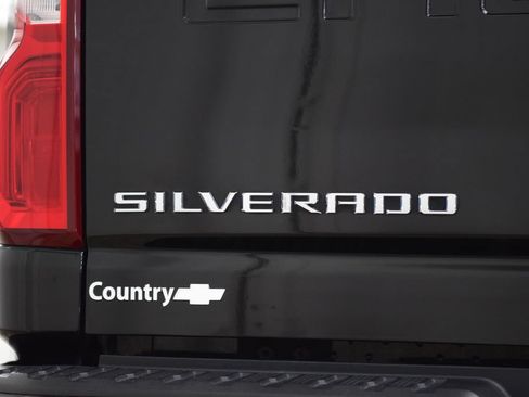 Used 2022 Chevrolet Silverado 2500 High Country w/ Z71 Off-Road Package AWD/4WD image 26
